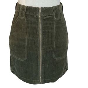 Hollister Women's Skirt Size 0 Green Corduroy High Rise Mini Zip Front w/Pockets